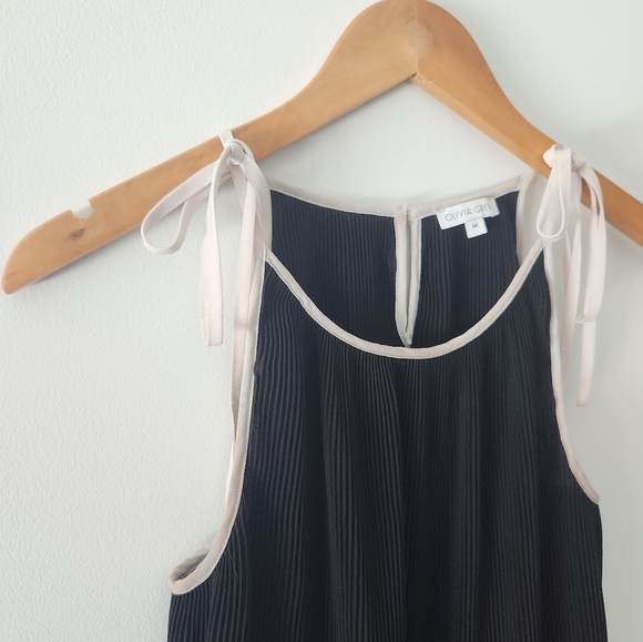 Olivia Grey Pleated Tank Top - Picture 7 of 10